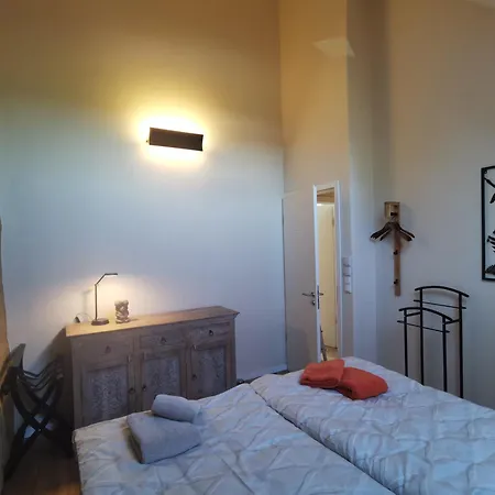 Auwer Hills - On Dr Schuer *