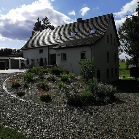 Auwer Hills - On Dr Schuer * Auw bei Prum