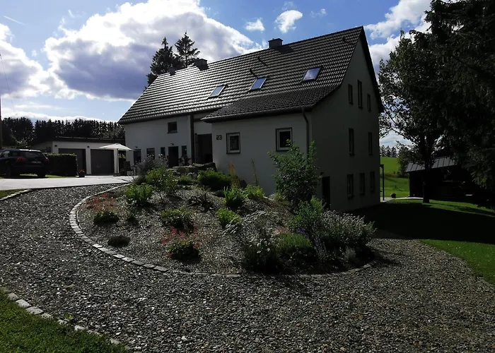 Auwer Hills - On Dr Schuer * Auw bei Prum