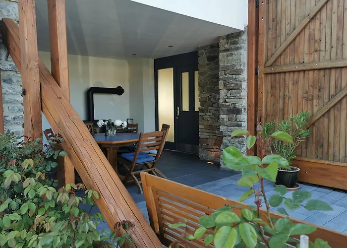 Auwer Hills - On Dr Schuer * Auw bei Prum