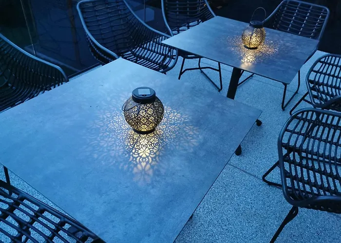 Auwer Hills - On Dr Schuer