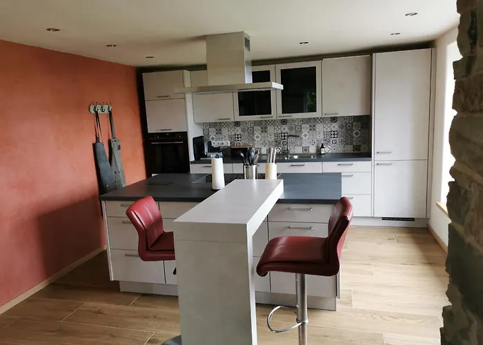 Auwer Hills - On Dr Schuer