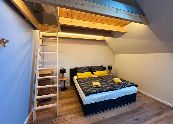 Auwer Hills - On Dr Schuer