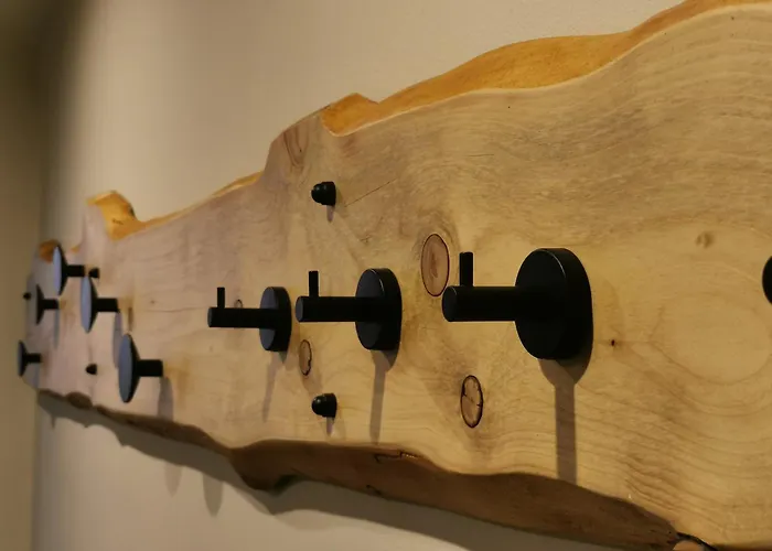 Auwer Hills - On Dr Schuer *